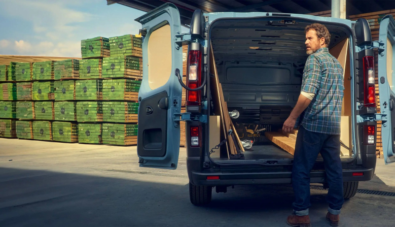 Renault Trafic van Extra long-term rental